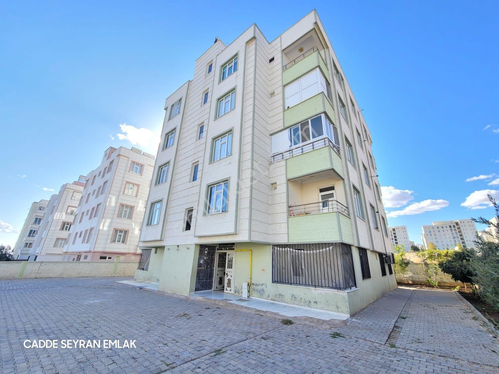 Karaköprü Batıkent Satılık Daire CADDE SEYRAN'DAN SATILIK GİRİŞ KAT 2+1 120 M2