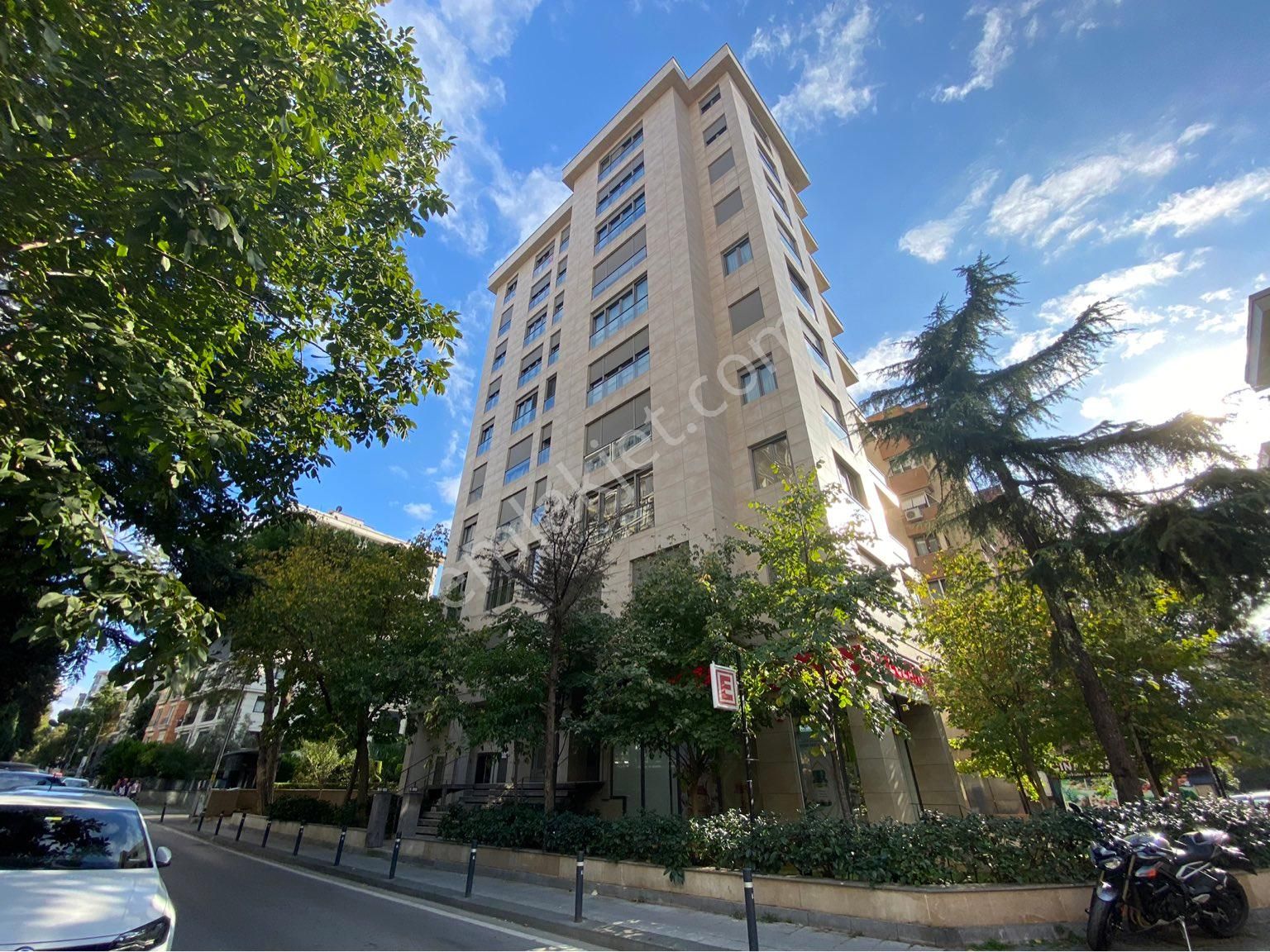 Kadıköy Caddebostan Satılık Daire CADDEBOSTAN TAŞMEKTEP'DE SATILIK NET 186m² GENÇ BİNADA 4+1 DAİRE 