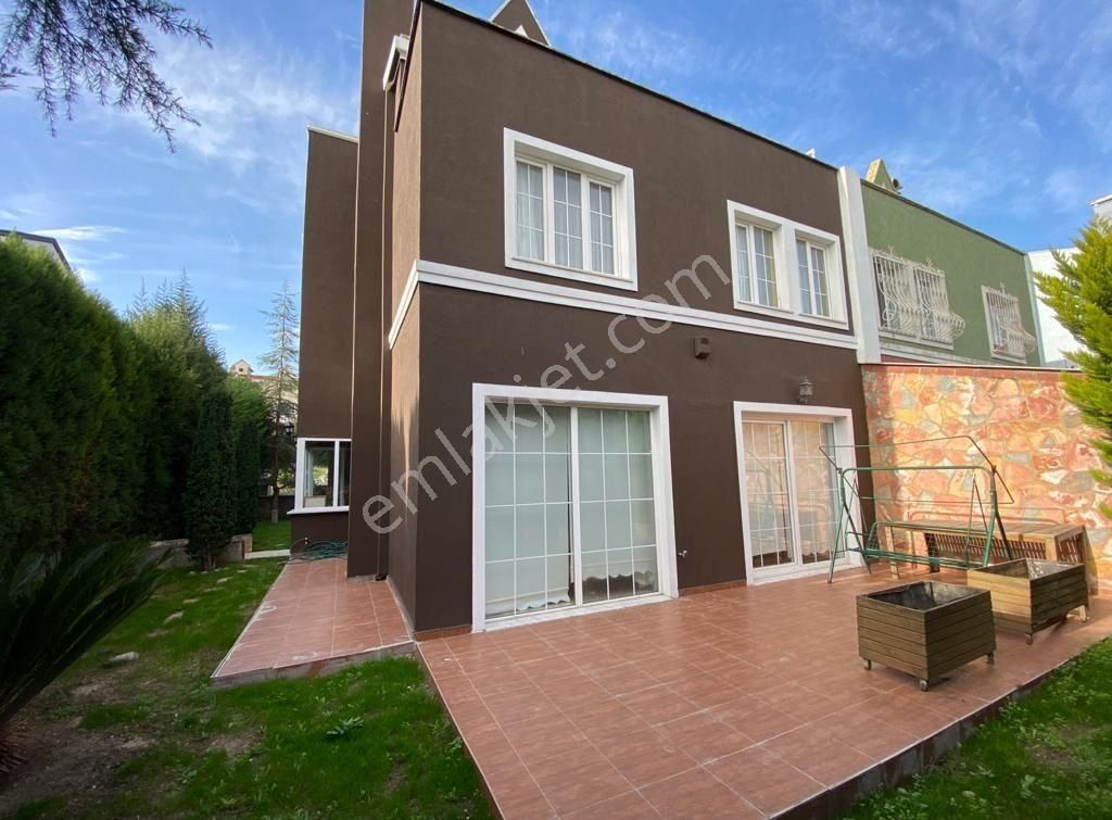 Başakşehir Bahçeşehir 2. Kısım Satılık Villa  MÜSTAKİL BAHÇELİ.. ŞÖMİNELİ.. BAKIMLI.. TRIPLEX.. KÖŞE VİLLA..