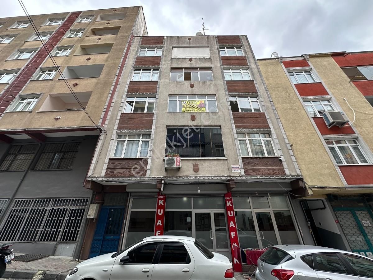 Bağcılar Kemalpaşa Satılık Daire Bağcılar KemalPaşa Mah.sinde 2.kat 100 m2 3+1 Satılık Daire