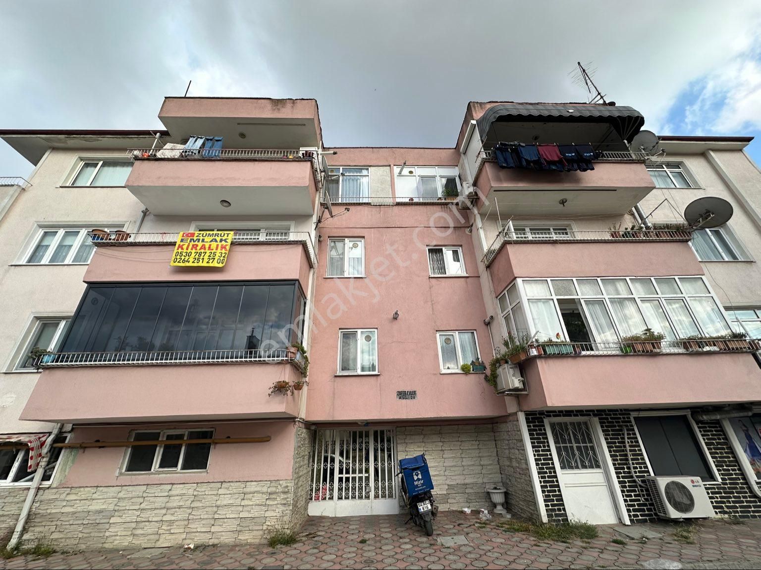 Serdivan Arabacıalanı Kiralık Daire SAKARYA ZÜMRÜT EMLAKTAN CADDE54 ARKASI KİRALIK DAİRE