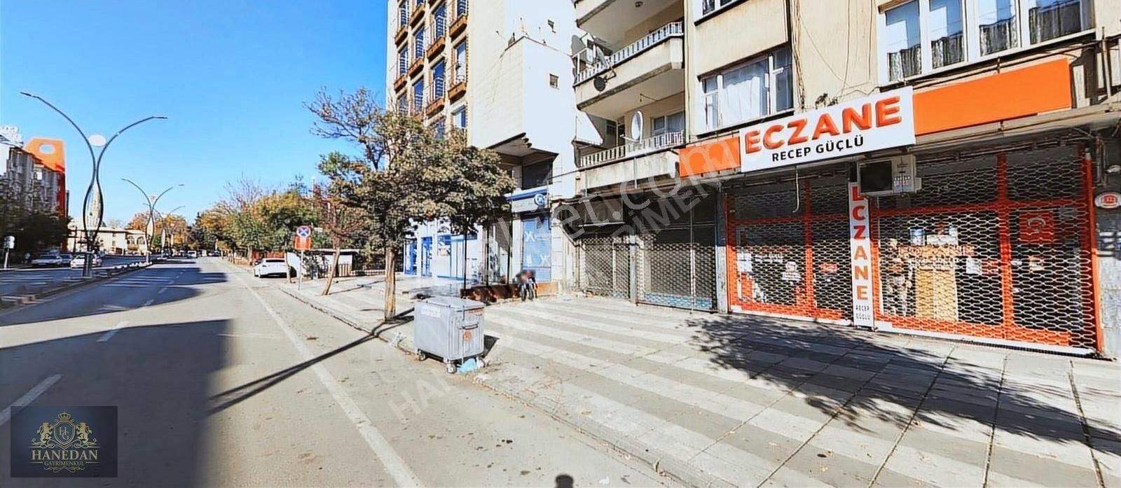 Şahinbey Bahçelievler Kiralık Dükkan & Mağaza Hanedan Gyo'dan İnönü Caddesin'de 1.000 M² 2 Katlı Dükkan