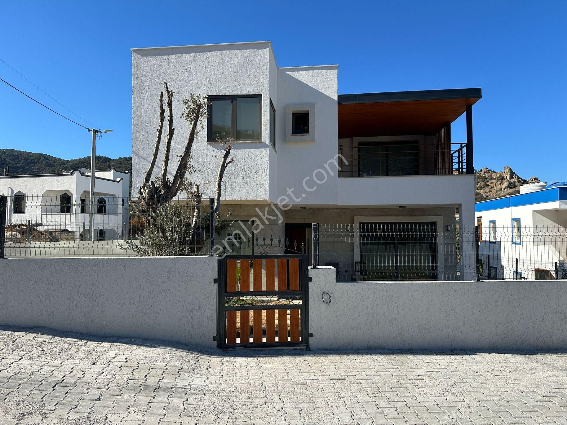 Bodrum Farilya Satılık Villa  Bodrum Gündoğan'da 3 + 1 Müstakil Bahçeli Sıfır Villa