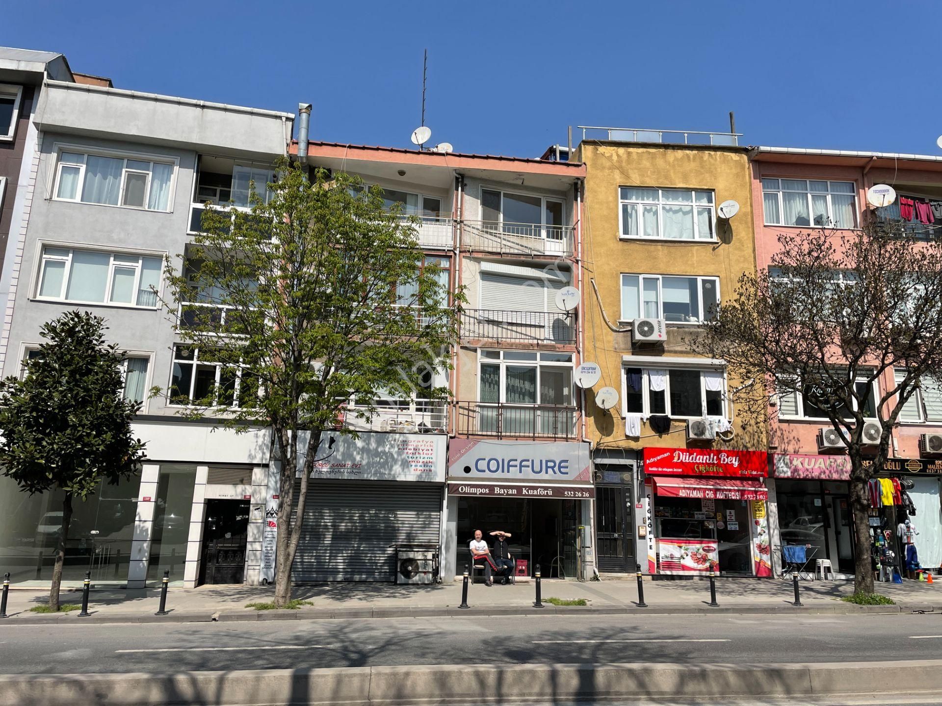 Üsküdar Valide-i Atik Kiralık Daire  Yankı'dan Nuhkuyusu Caddesinde 80m2 Çift Cebhe 2+1 Kiralık Daire