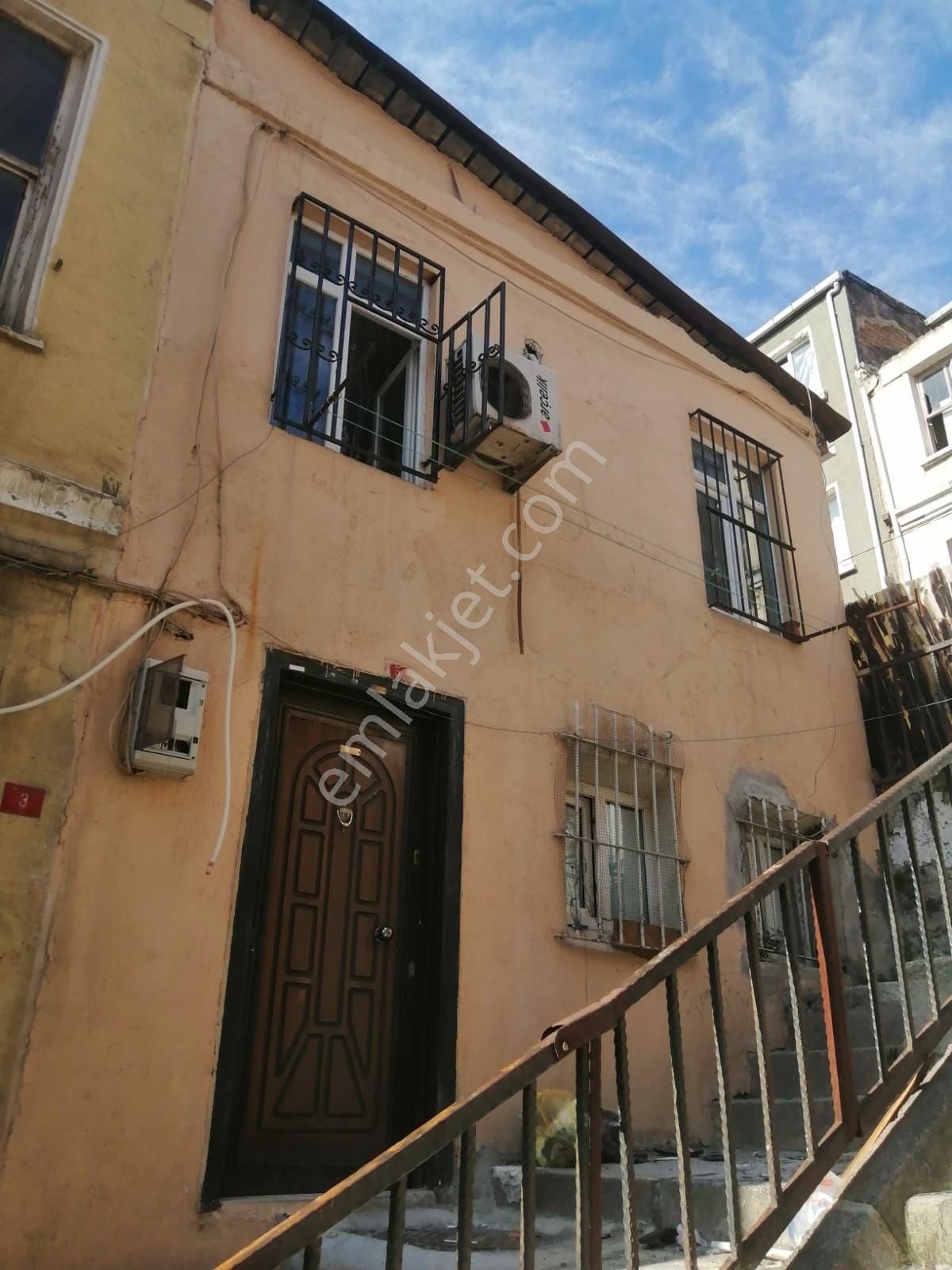 Beyoğlu Bülbül Satılık Daire BEYOĞLU BÜLBÜL MAH MISIRBUDAYI SOK 2 KATLI MÜSTAKİL EV 