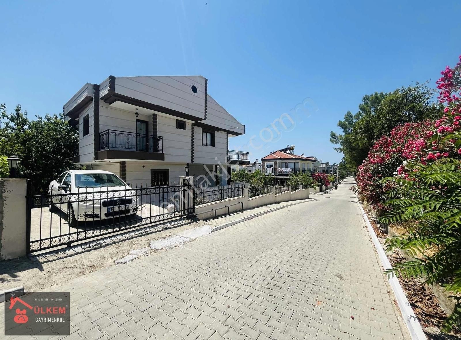 Kuşadası Karaova Satılık Villa Kuşadasında Denize Yakın 400 M2 Arsa İçinde 4+1 Bağımsız Villa