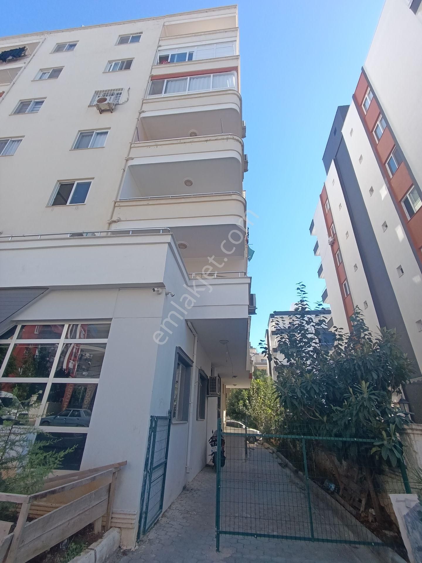 Erdemli Akdeniz Kiralık Daire  3+1 bagımsız mutfak tapu caddesi merkezi konum 