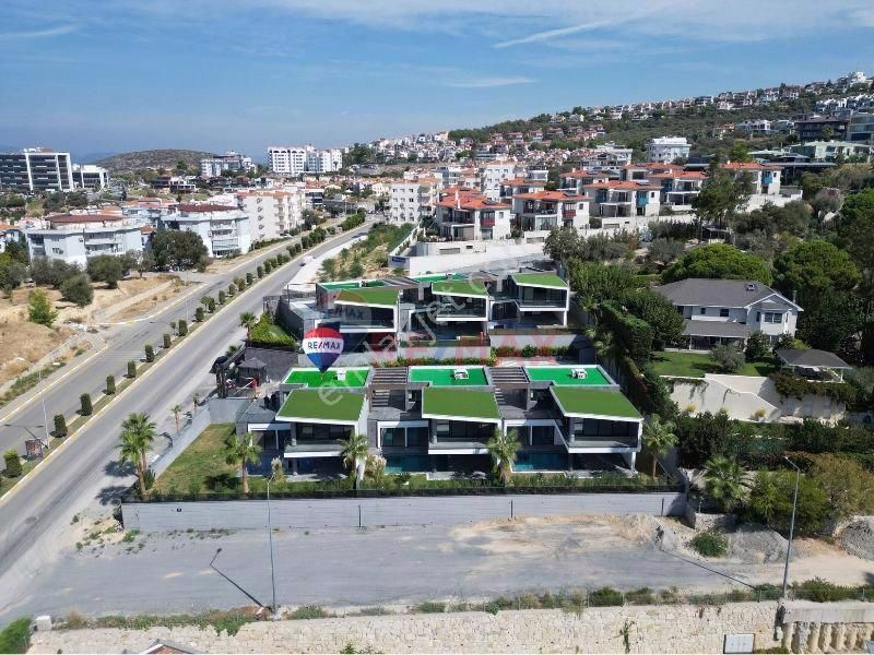 Kuşadası Türkmen Satılık Villa MARİNADA FULL DENİZ MANZARALI ÖZEL HAVUZLU 4+2 VİLLA