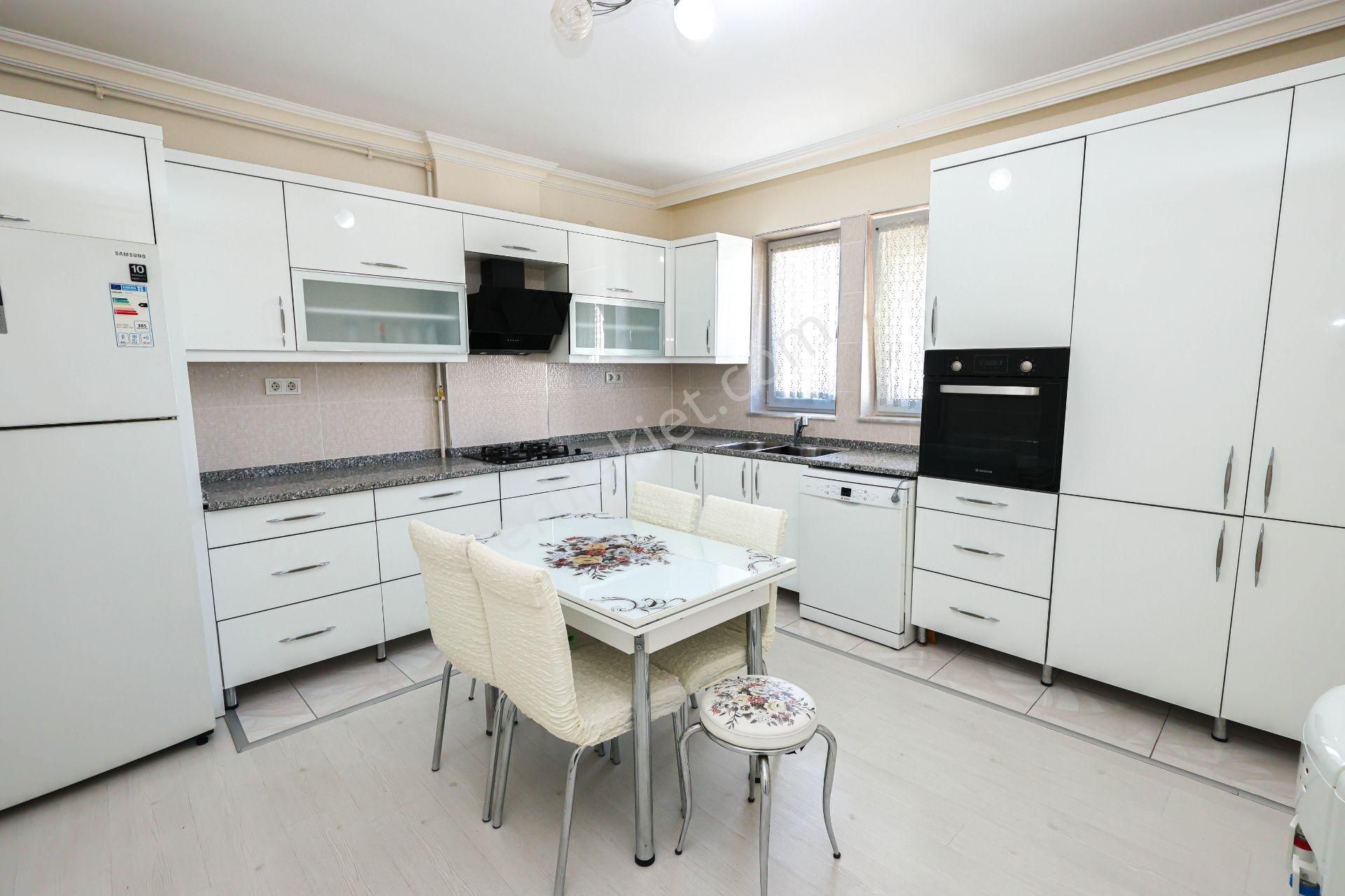 Muratpaşa Varlık Satılık Daire Antalya Muratpaşa Varlık Mahallesin 'de 3+1 Satılık Daire