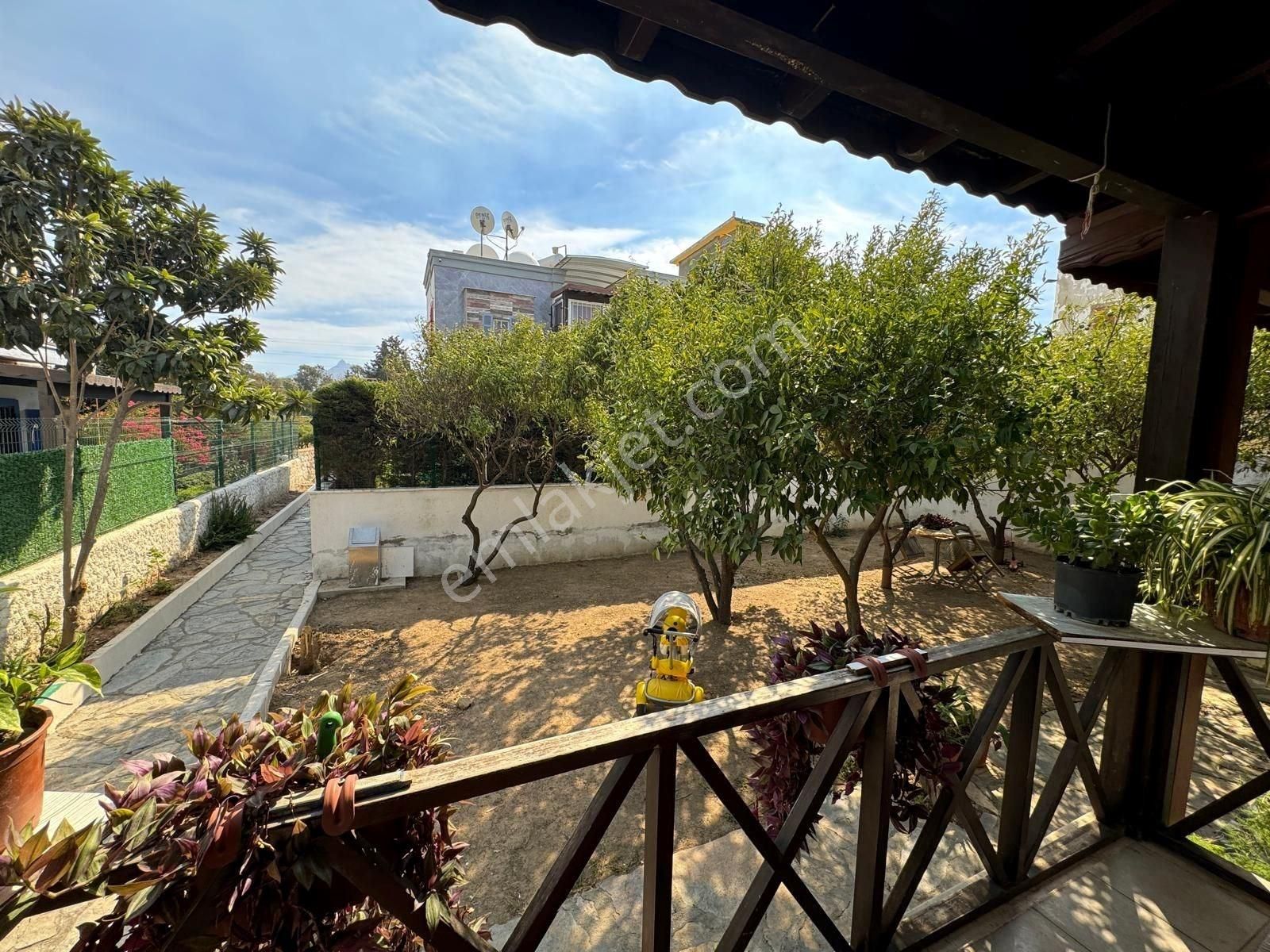 Turgutreis Bahçelievler Mahallesinde Müstakil Yaşam Sunan Denize Yürüş Mesafesinde - Görsel 2