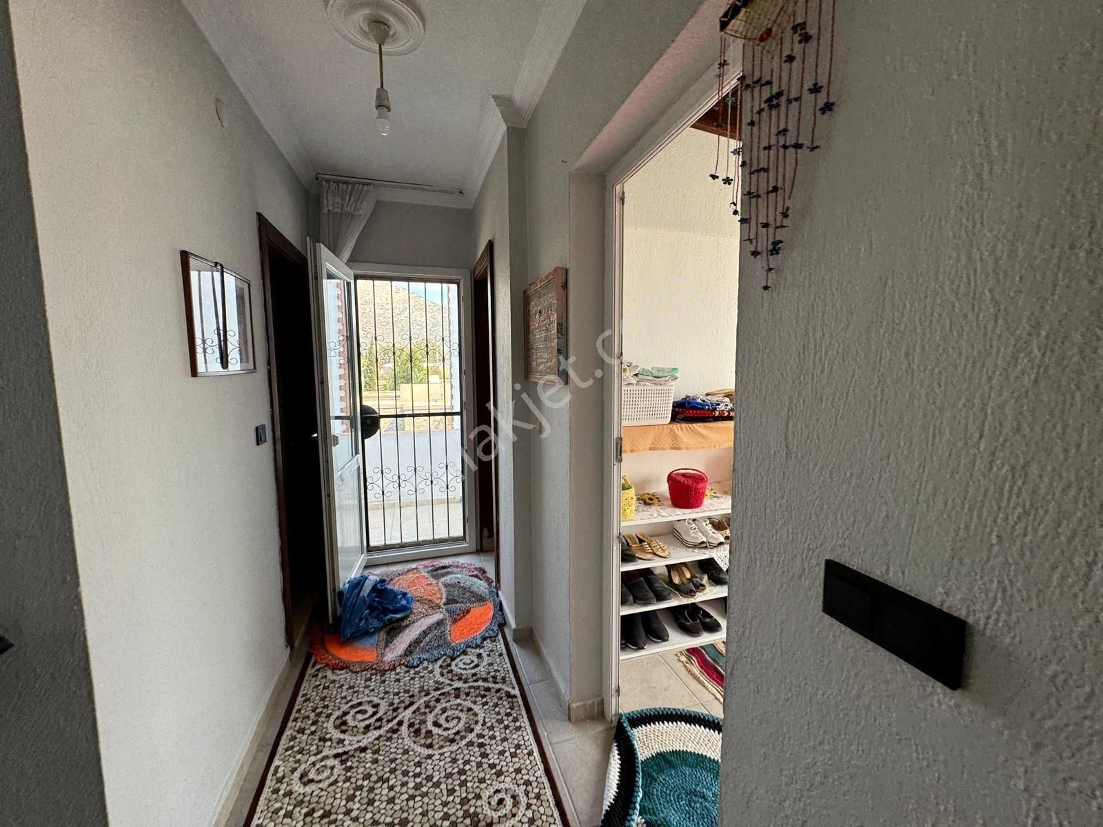 Turgutreis Bahçelievler Mahallesinde Müstakil Yaşam Sunan Denize Yürüş Mesafesinde - Görsel 31