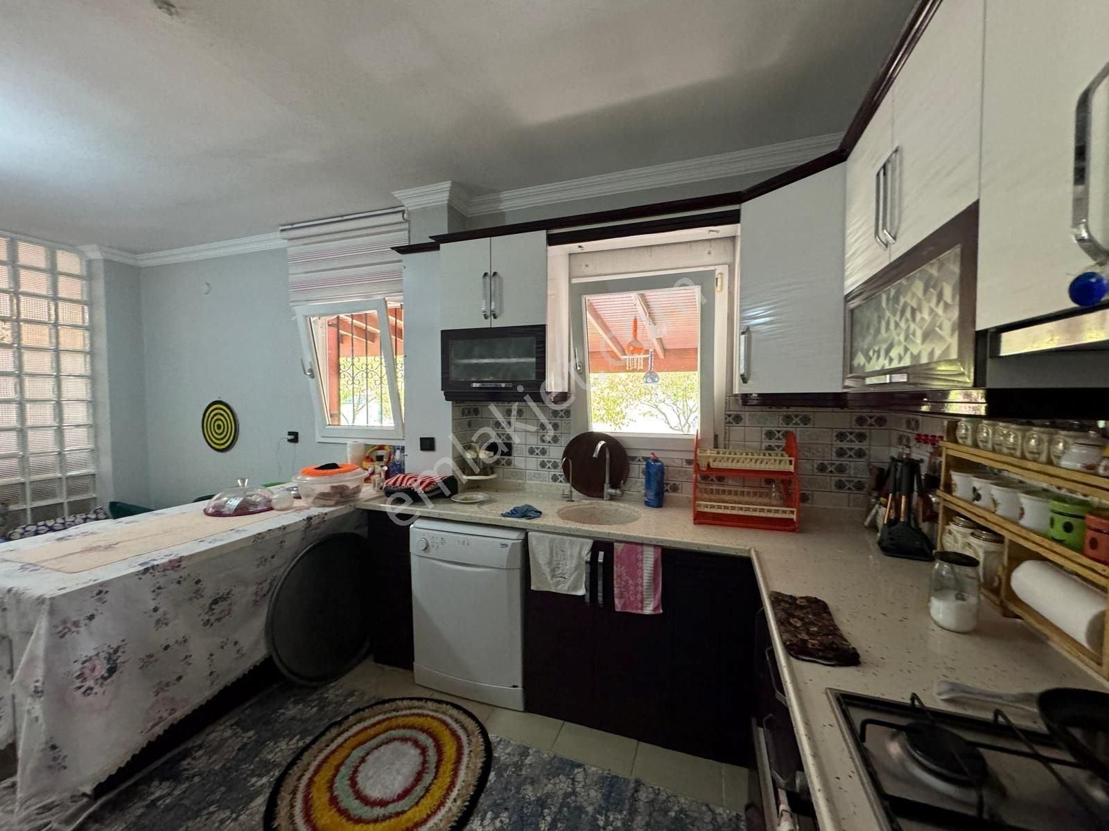 Turgutreis Bahçelievler Mahallesinde Müstakil Yaşam Sunan Denize Yürüş Mesafesinde - Görsel 17