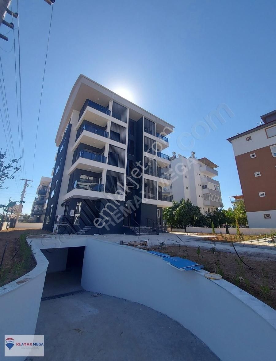 Döşemealtı Bahçeyaka Kiralık Daire DÖŞEMEALTI BAHÇEYAKA MAHALLESİ'NDE KİRALIK 2+1 LÜKS DAİRE