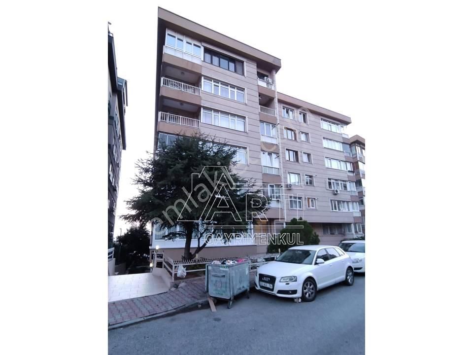 Maltepe Küçükyalı Satılık Daire  Küçükyalı Mahallesi Çamlıkta Deniz Manzaralı Balkonlu 3+1Satılık