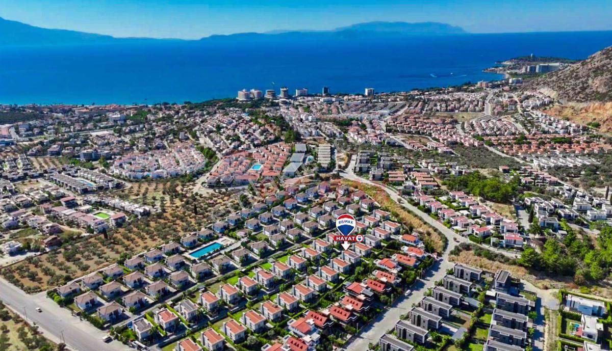 Kuşadası Türkmen Satılık Villa Kuşadası Değirmendere'de 500 m2 arsada 210 m2  4+1 özel havuzlu villa