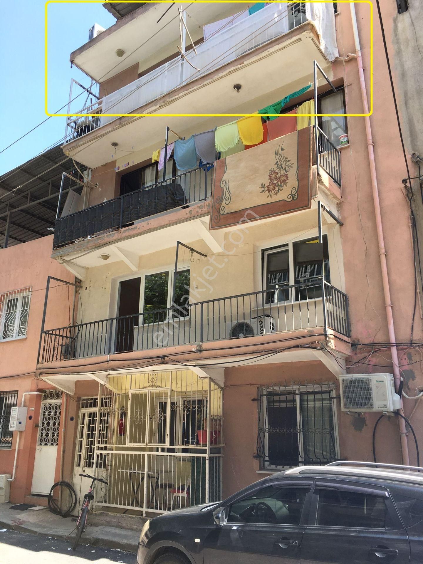 Bornova Yeşilova Satılık Daire  POİNT AVM YAKININDA 3+1 SATILIK 100 M2 DAİRE ..!