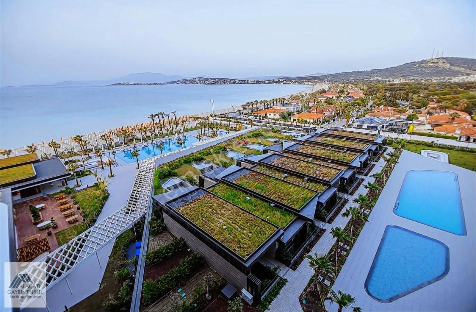 Çeşme Celal Bayar Satılık Residence ALAÇATI GAYRİMENKULDEN  SWİSSOTEL RESİDENCE 2+1 DENİZ CEPHE SATILIK