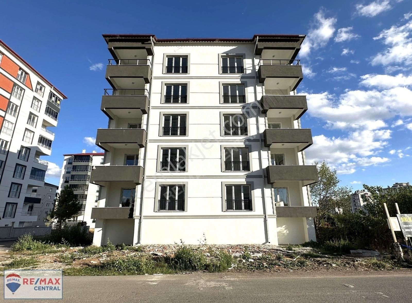 Sivas Merkez Şeyh Şamil Satılık Daire REMAX CENTRAL'DAN ŞEYH ŞAMİL MAH.'DE SIFIR LÜX 3+1 SATILIK DAİRE