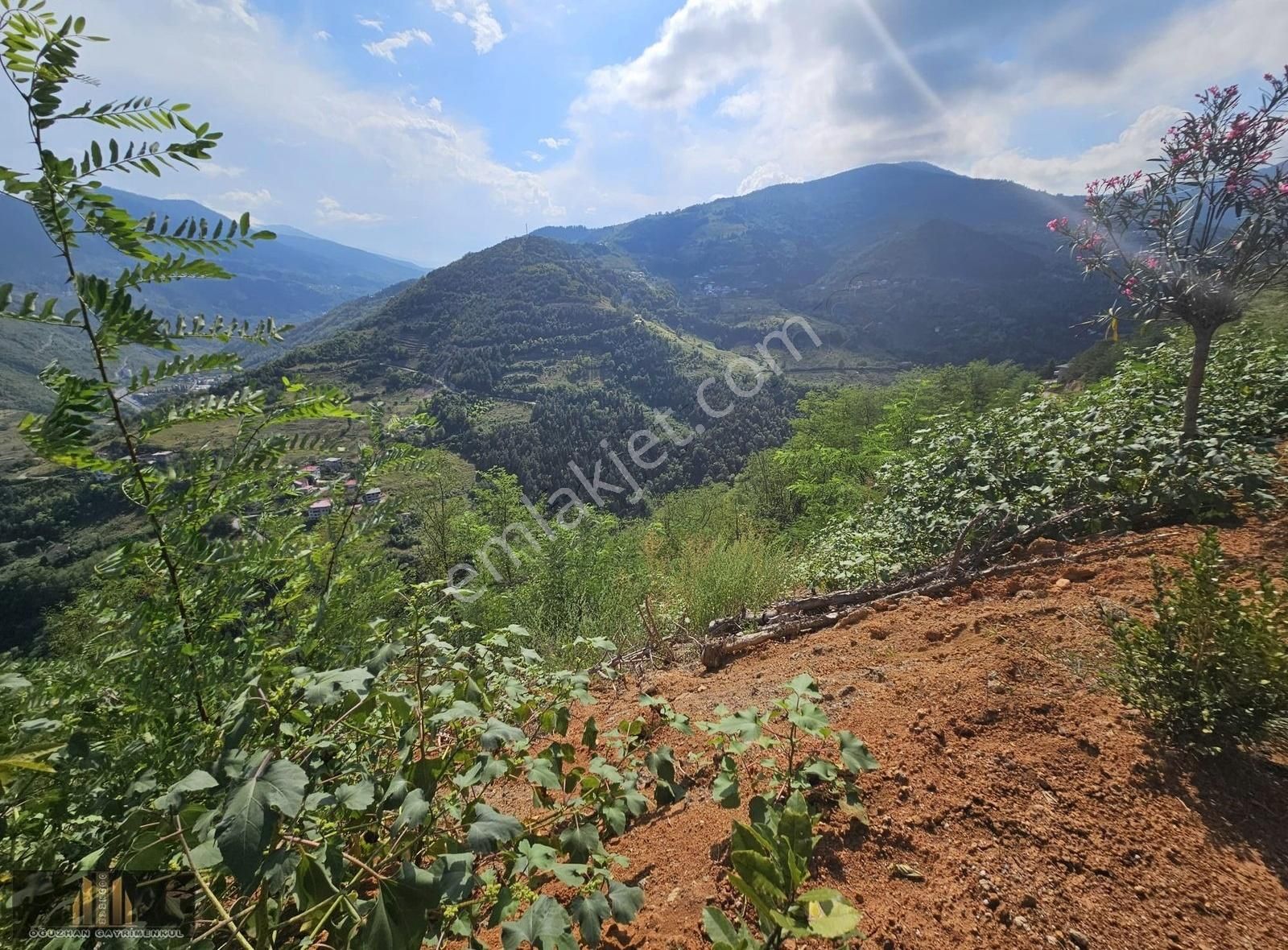 Maçka Esiroğlu Satılık Villa İmarlı OĞUZHAN GAYRİMENKULDEN ESİROĞLUNDA SATILIK VİLLALIK ARSA