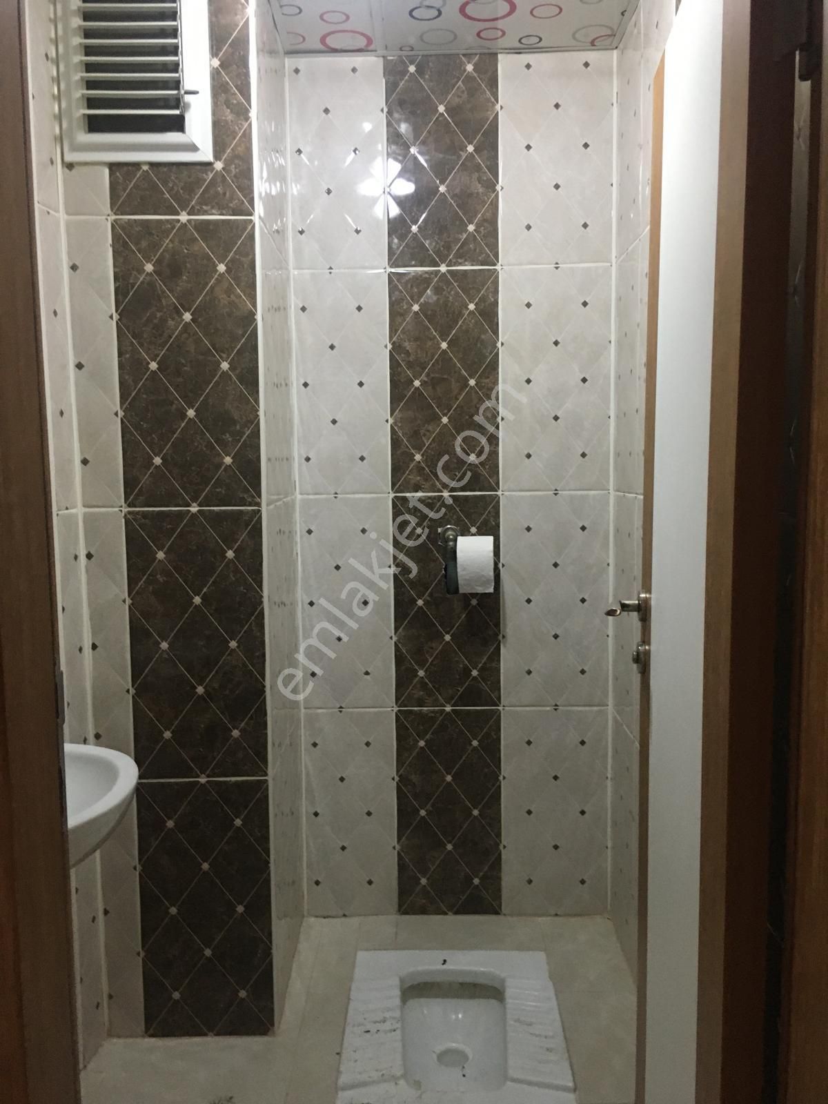 Kars Merkez Ortakapı Kiralık Daire  ortakapı mah polis eviyakını full güney ara kat geniş ferah 3+1 kiralık daire