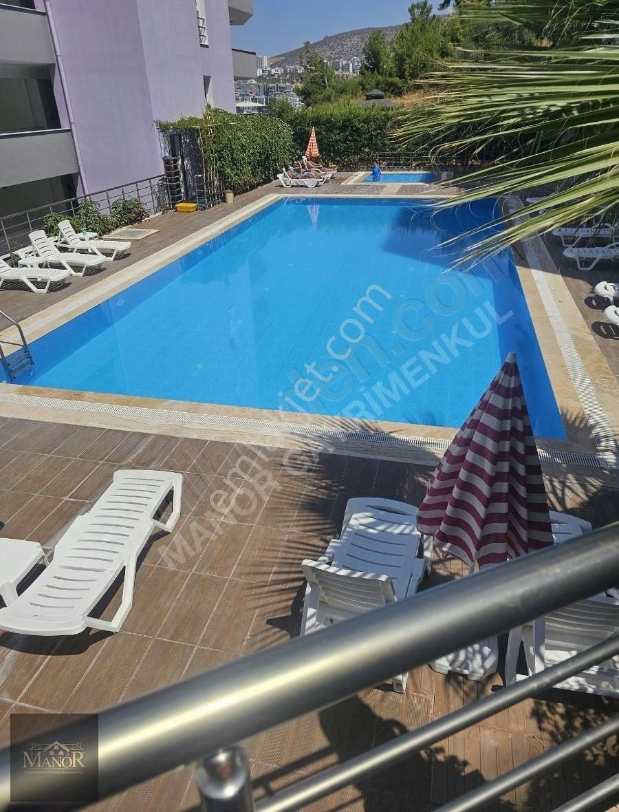 Kuşadası İkiçeşmelik Satılık Daire KUŞADASI MERKEZDE SATILIK 2+1 HAVUZLU DAİRE