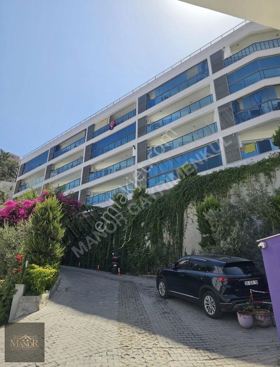 Kuşadası İkiçeşmelik Satılık Daire KUŞADASI MERKEZDE SATILIK 2+1 HAVUZLU DAİRE