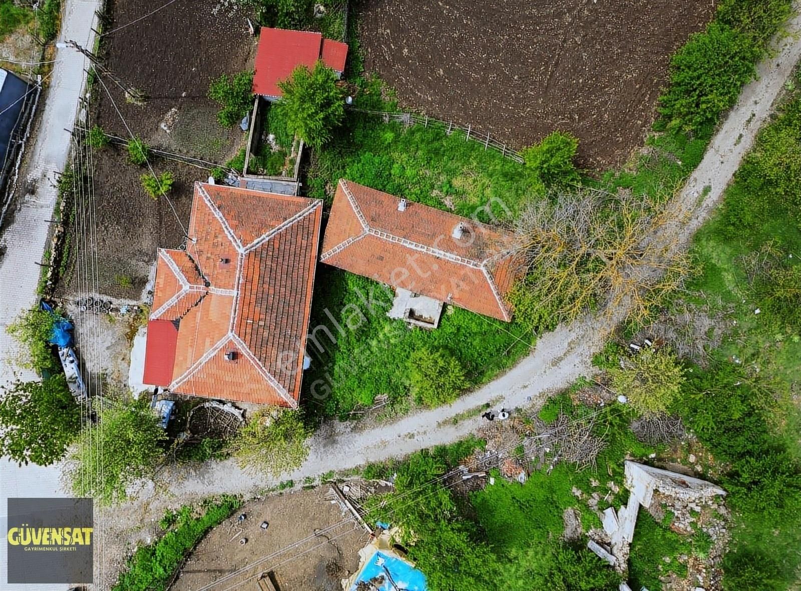 Kırklareli Merkez Geçitağzı Köyü Satılık Konut İmarlı MERKEZ GEÇİTAĞZI KÖYÜNDE SATILIK KÖY EVİ VE ARSASI