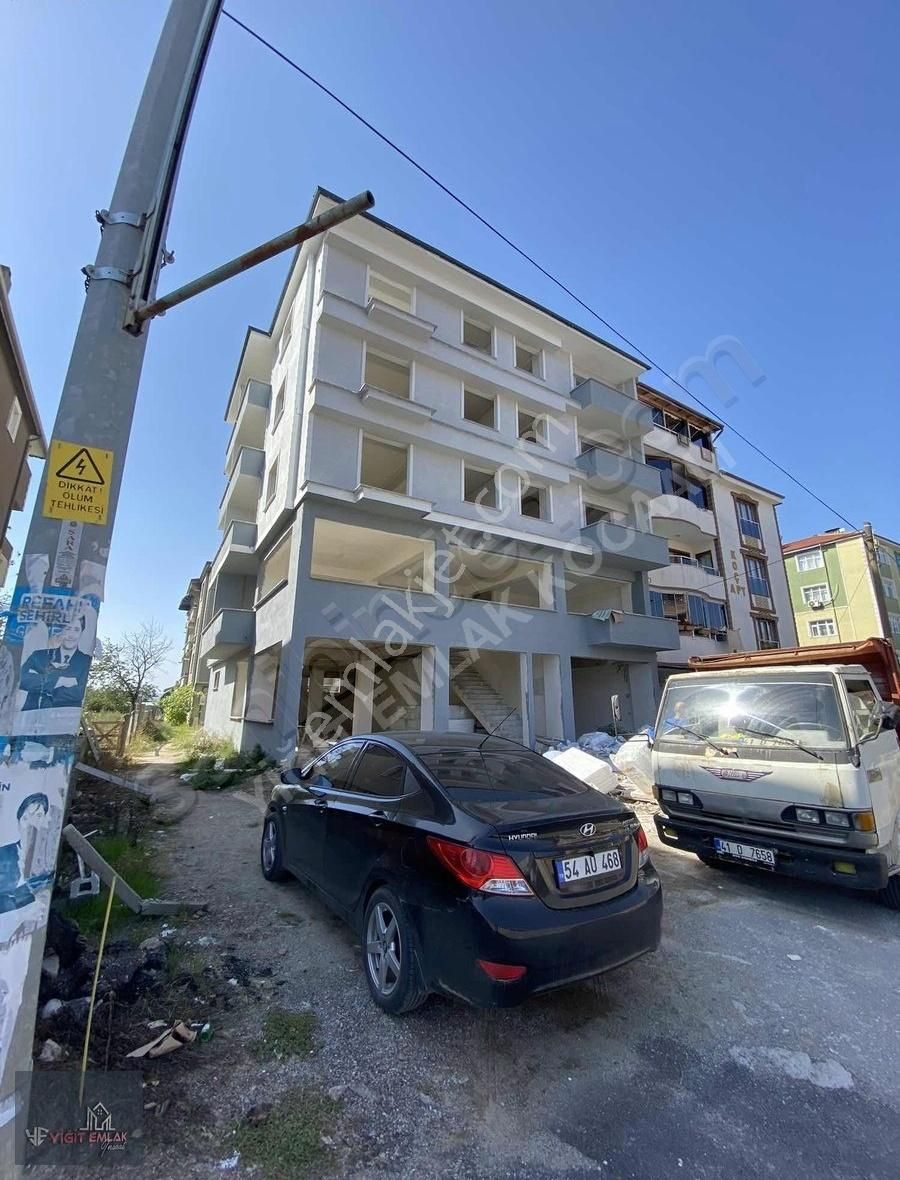 Kocaali Ağalar Satılık Daire ACİL SATILIK KOCAALİ MERKEZDE 3+1 MUTFAK AYRI SATILIK DAİRE