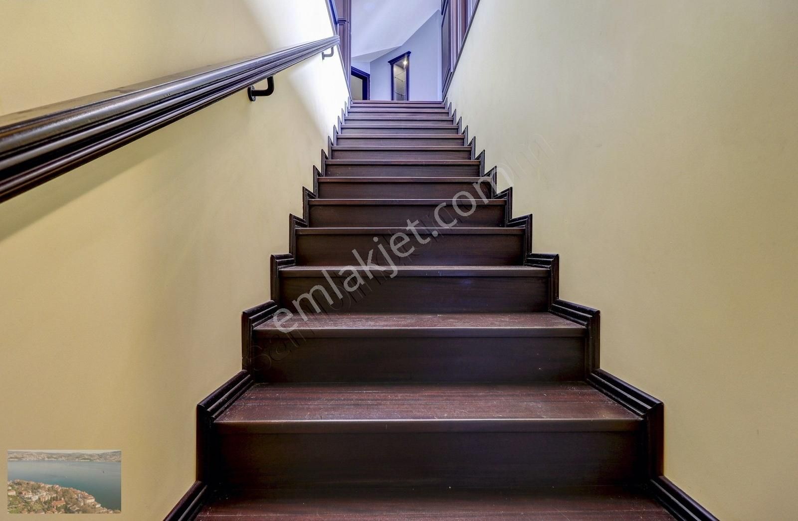 Zekeriyaköyde Fırsat: Deniz, Orman Manzaralı Büyük Bahçeli Villa - Görsel 33