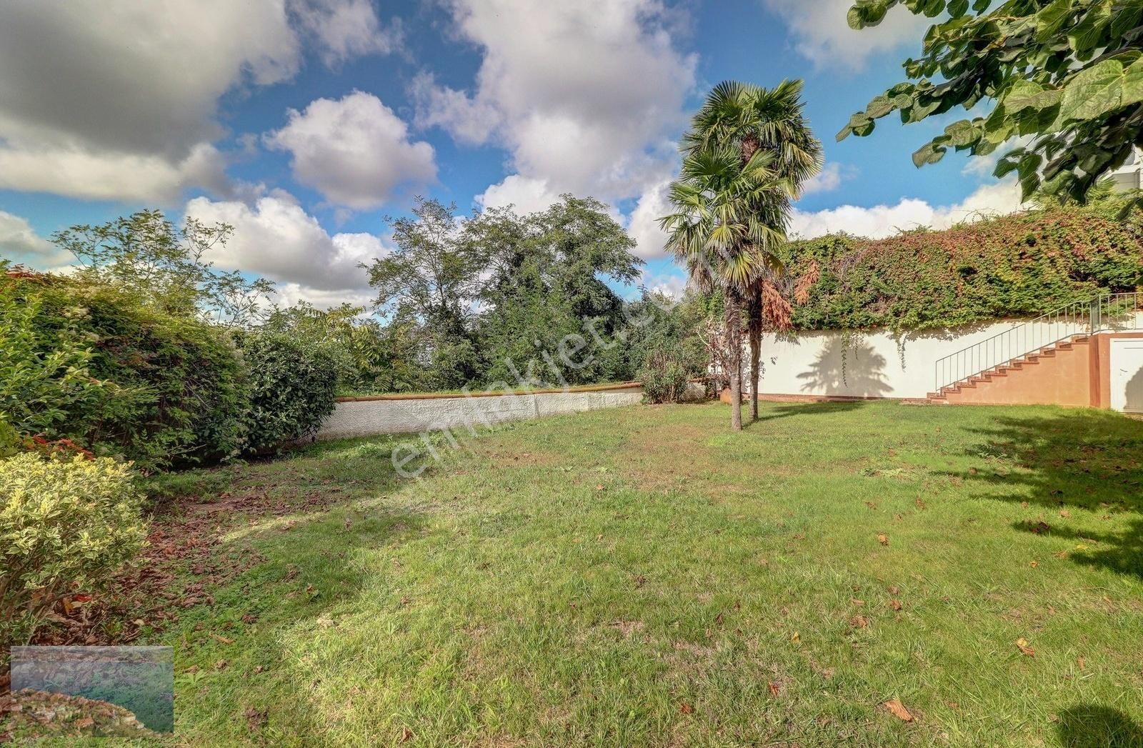 Zekeriyaköyde Fırsat: Deniz, Orman Manzaralı Büyük Bahçeli Villa - Görsel 11