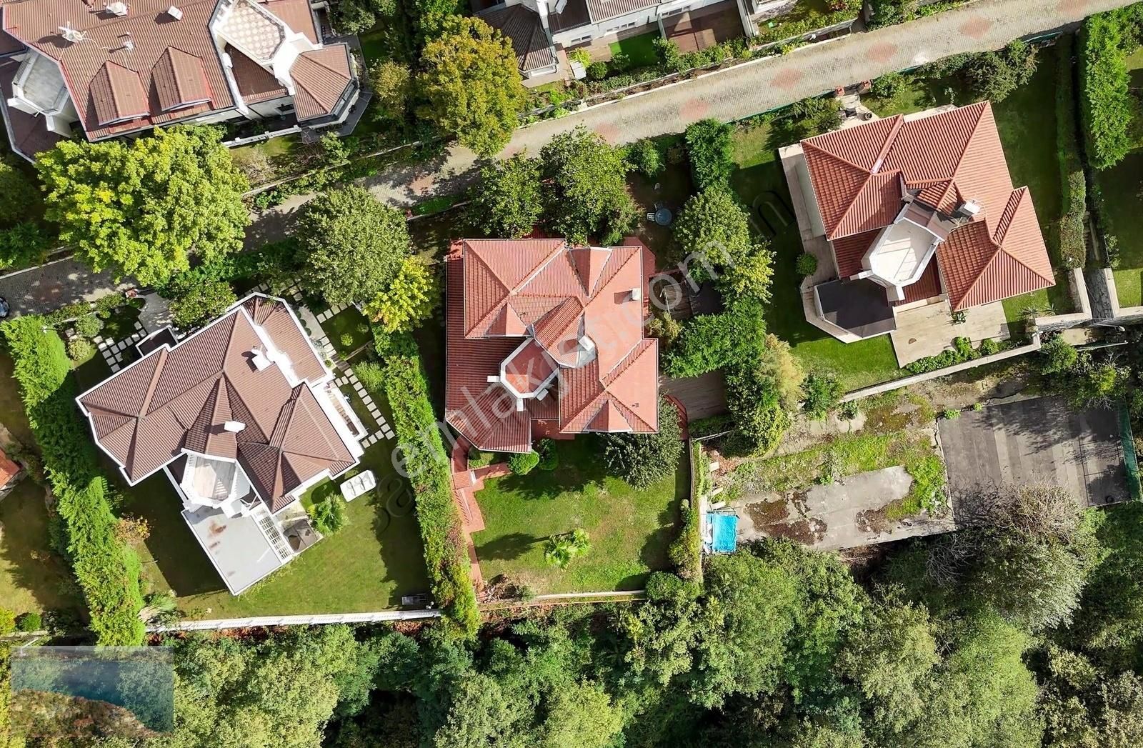 Zekeriyaköyde Fırsat: Deniz, Orman Manzaralı Büyük Bahçeli Villa - Görsel 16