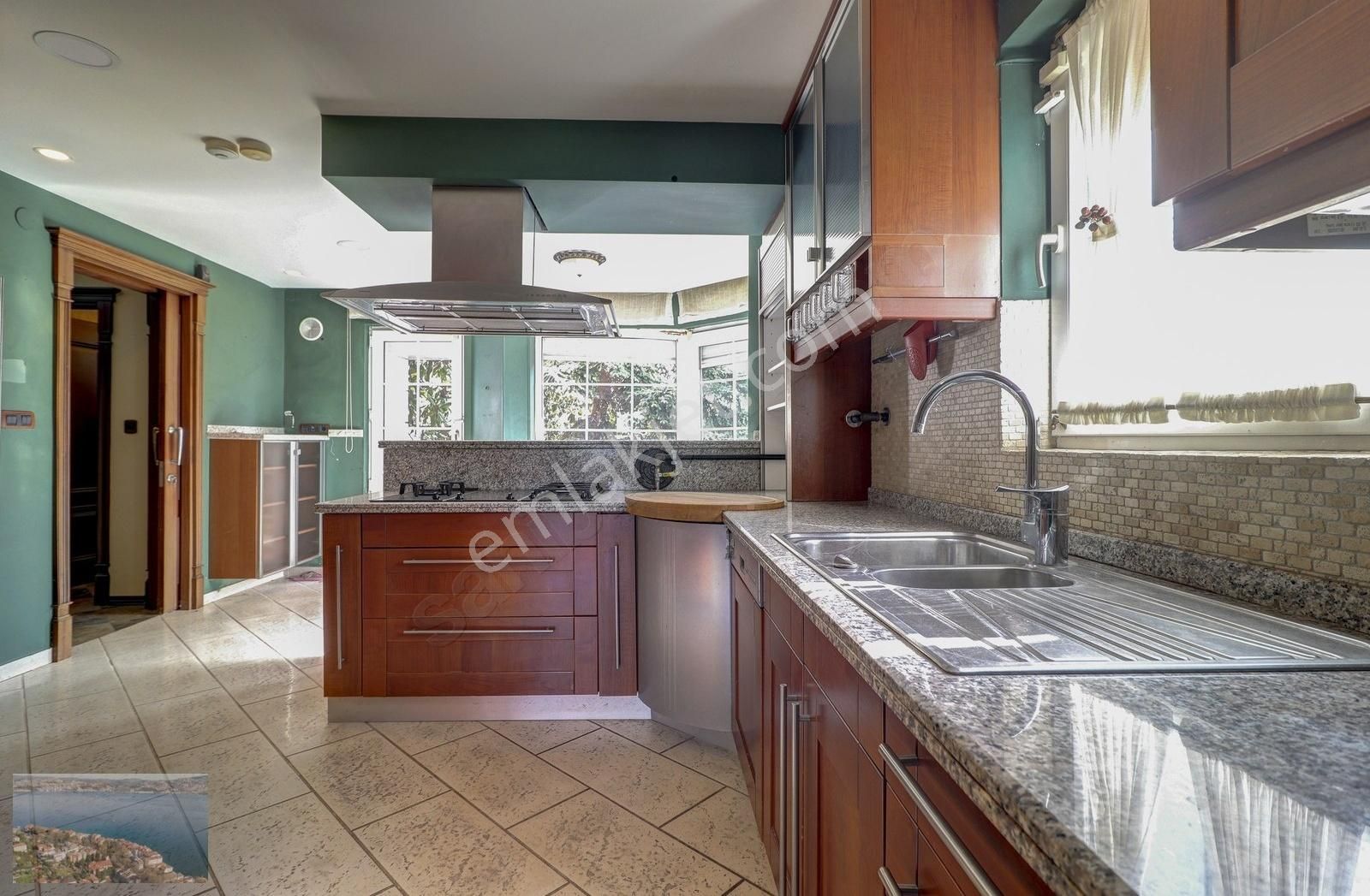 Zekeriyaköyde Fırsat: Deniz, Orman Manzaralı Büyük Bahçeli Villa - Görsel 21