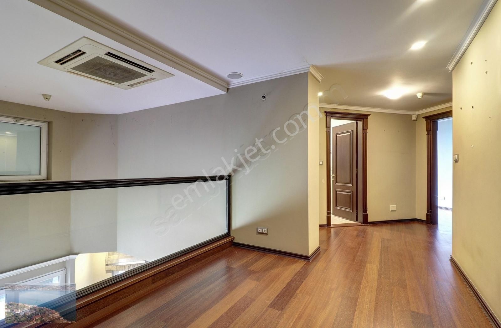 Zekeriyaköyde Fırsat: Deniz, Orman Manzaralı Büyük Bahçeli Villa - Görsel 29