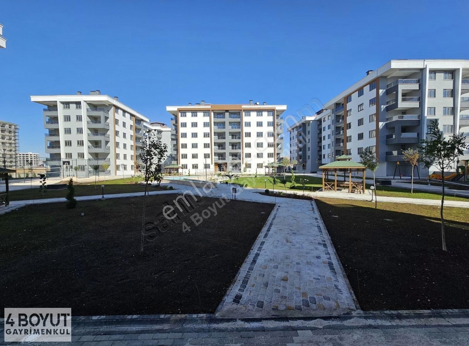 Meram Hadimi Satılık Daire GAZZE CADDESİ UYARPARK SİTESİNDE SATILIK 3+1 DAİRE