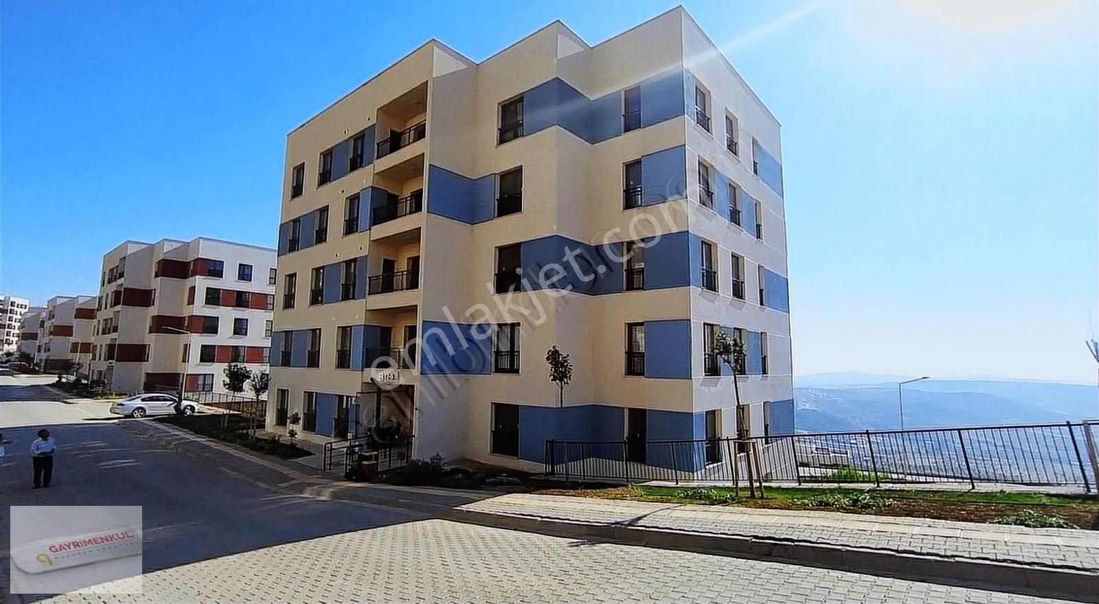 Kilis Merkez Atatürk Kiralık Daire Üniversite Emlak'tan Resul Osman Toki De Kiralık 2+1 Daire!!!!