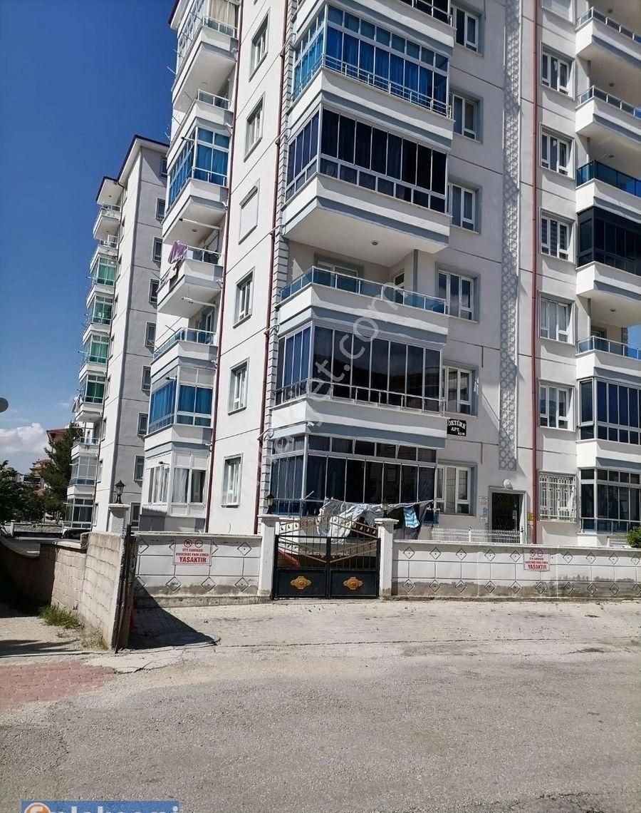 Karaman Merkez Hisar Satılık Daire Özcan AKTAŞ Emlaknomi'den HİSAR MAHALLESİ KALE CİVARI SİTE İÇERİSİNDE SATILIK 3+1 DAİRE