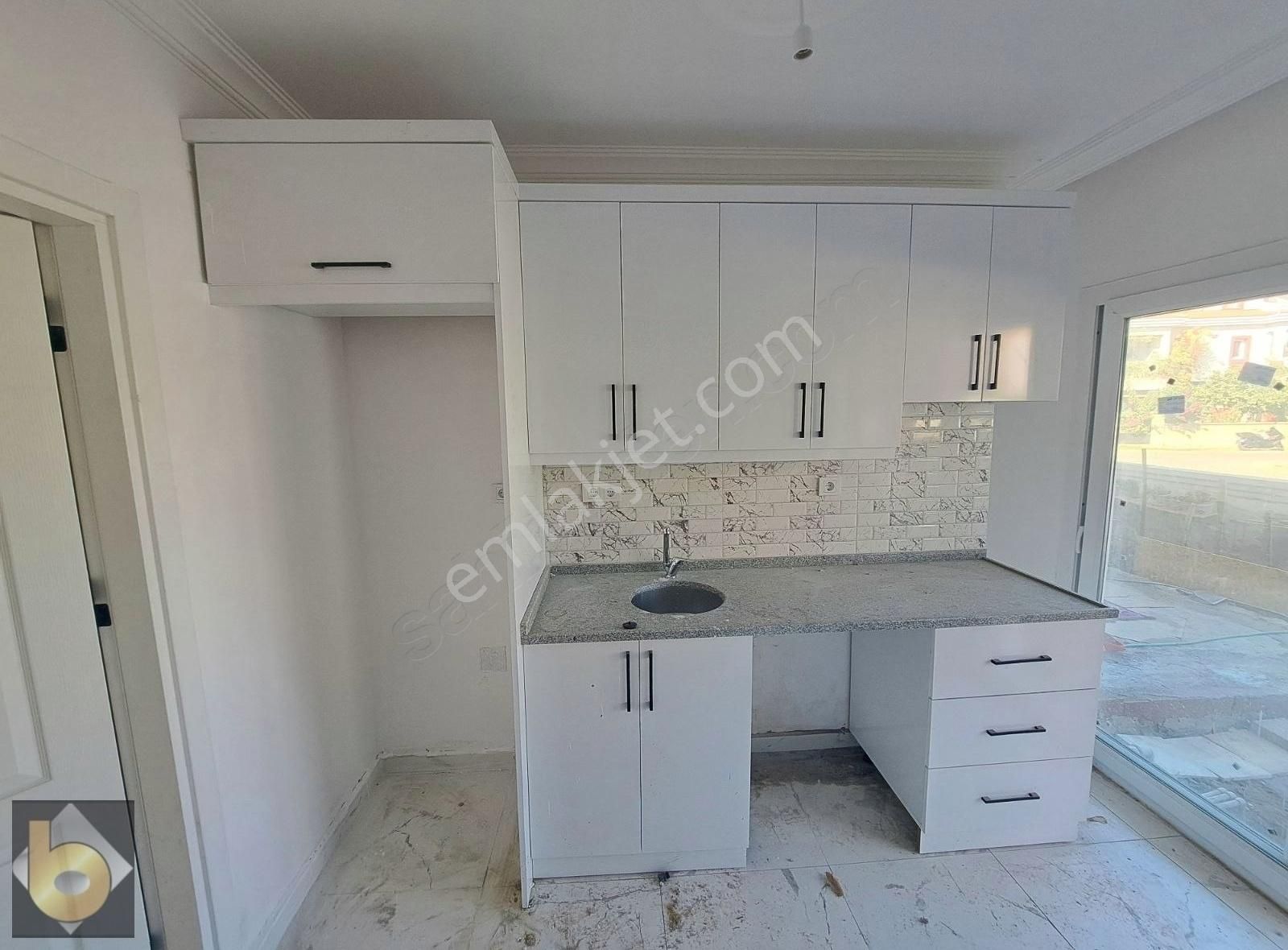 Fethiye Yeni Satılık Daire Fethiye Yenimahalle'de satılık yeni yapı 1+1 giriş kat daire