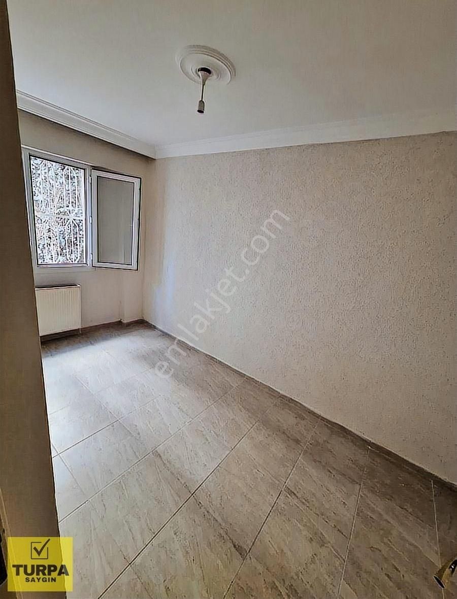 Balçova Korutürk Kiralık Daire Ekonomi üniversitesine 5 dk yürüme mesafesinde 9 Eylüle yakın.