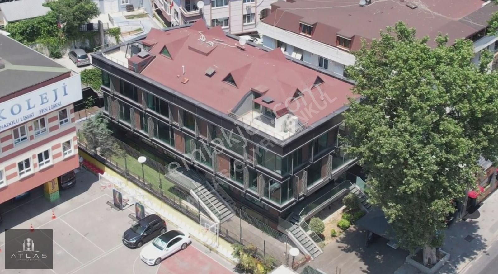 Bakırköy Şenlikköy Kiralık Ofis Atlas'tan Florya Caddesi Üzerinde, 245m2, Ticari Tapulu, İskanlı