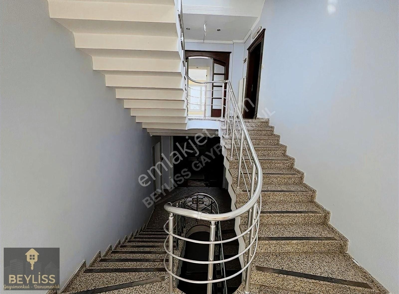 Büyükçekmece 19 Mayıs Kiralık Villa Deniz Manzaralı Forlex 10+3 Villa Ticariye Uygun