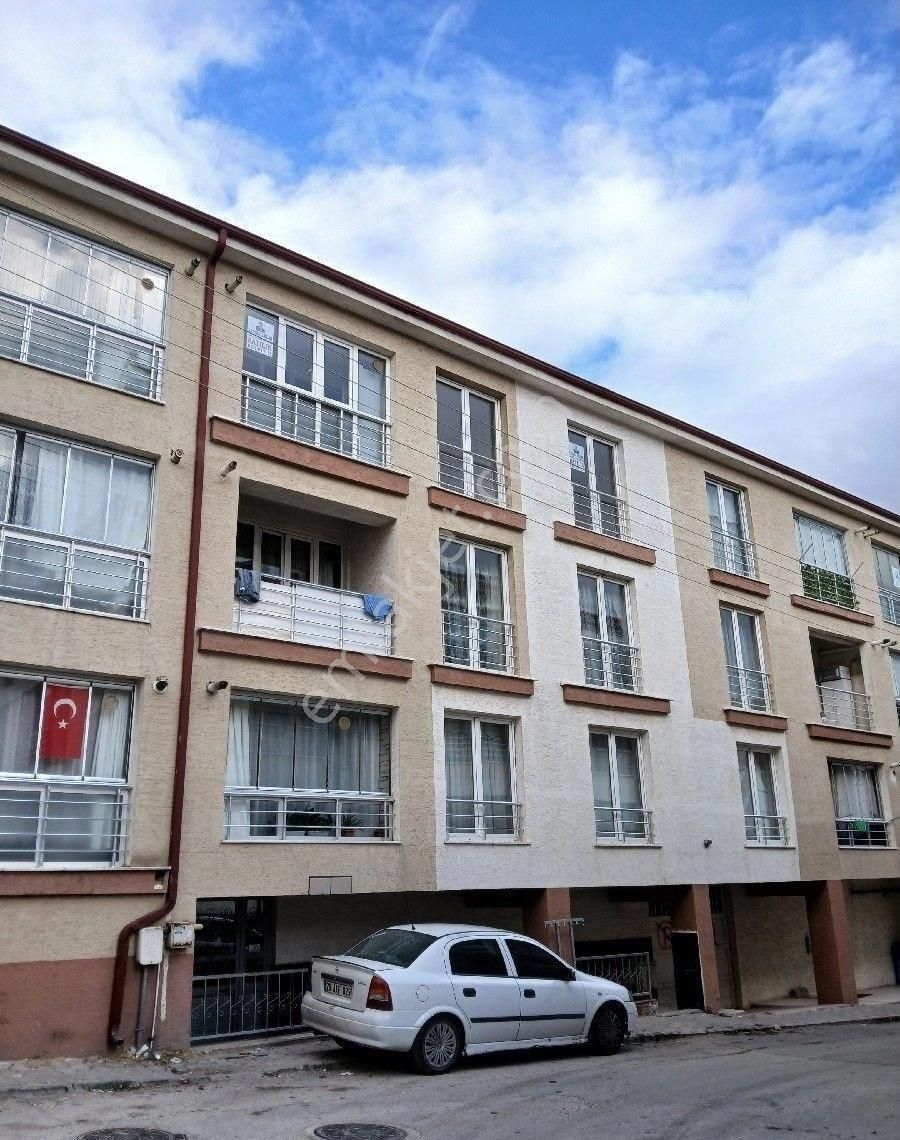 Tepebaşı Çamlıca Satılık Daire Eskişehir Çamlıca Mahallesi Sürücüler Sokak Muhtarlık Ve Pazar Yakını3+1 Çift Balkonlu Geniş Daire