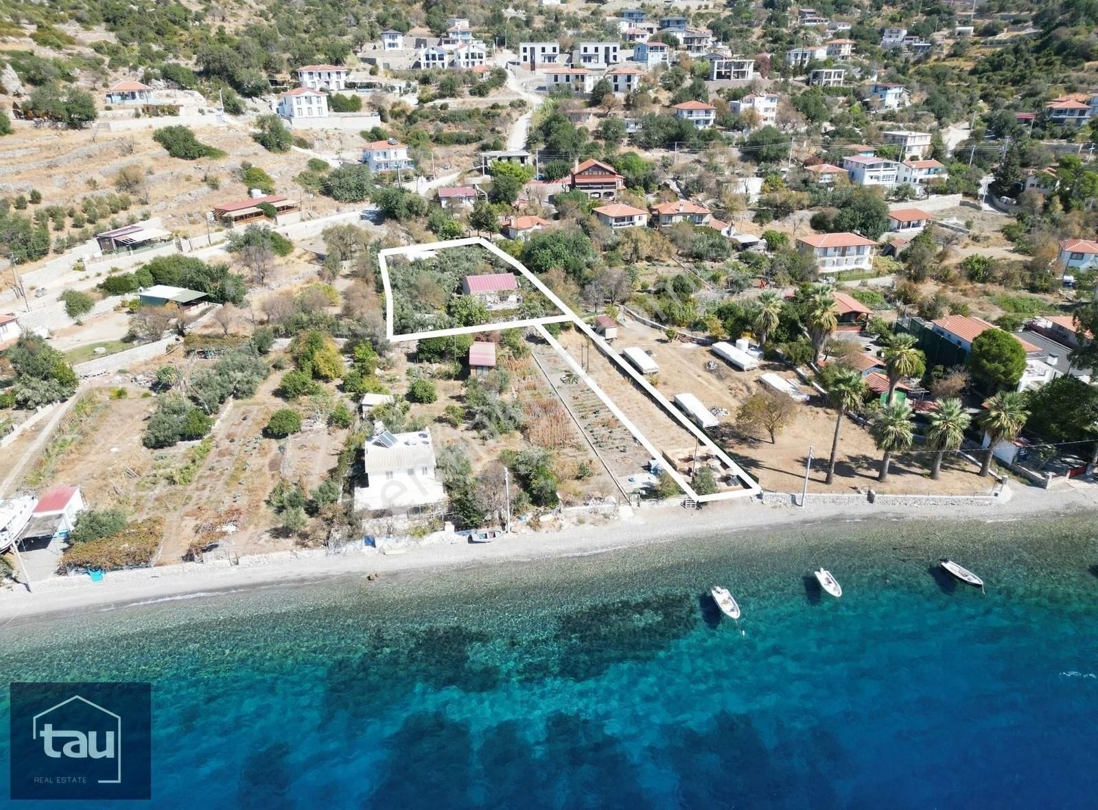 Marmaris Söğüt Satılık Müstakil Ev Marmaris Söğüt'te denize sıfır 2,100 m2 arsa müstakil satılık Ev