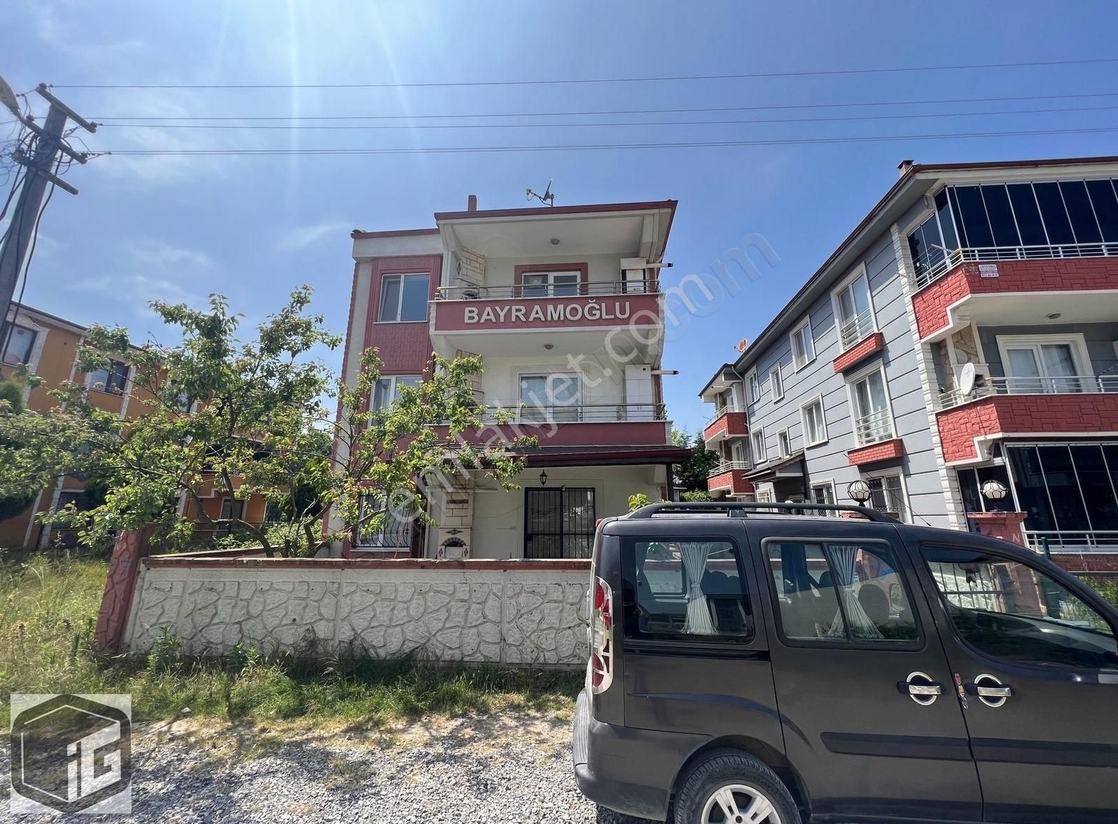 Karasu'da Müstakil Bahçeli M.ayrı Petekli Satılık 1+1 Daire