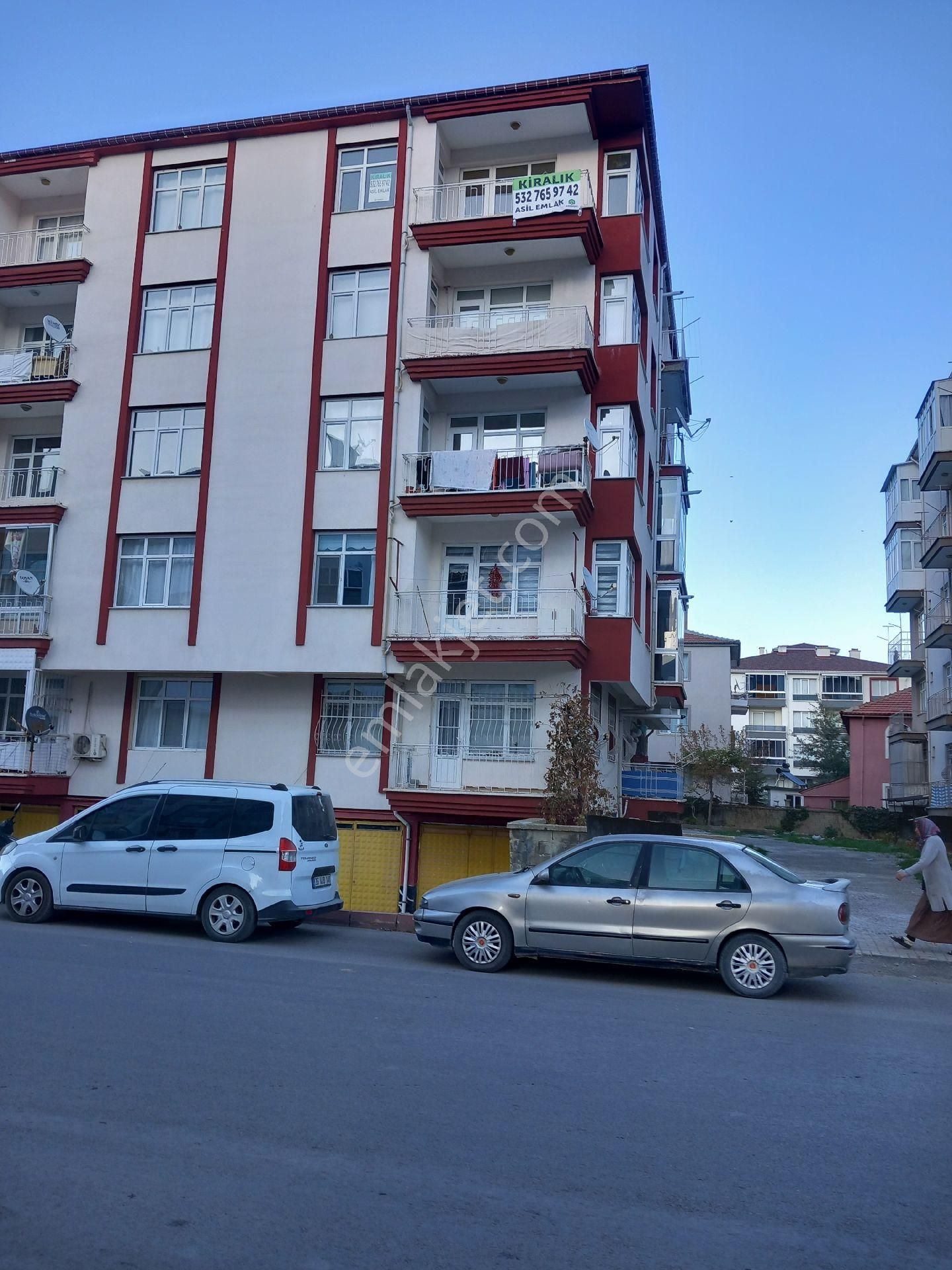 Akşehir İstasyon Kiralık Daire Asil Emlaktan Kiralık Dogalgazli Asansörlü Daire