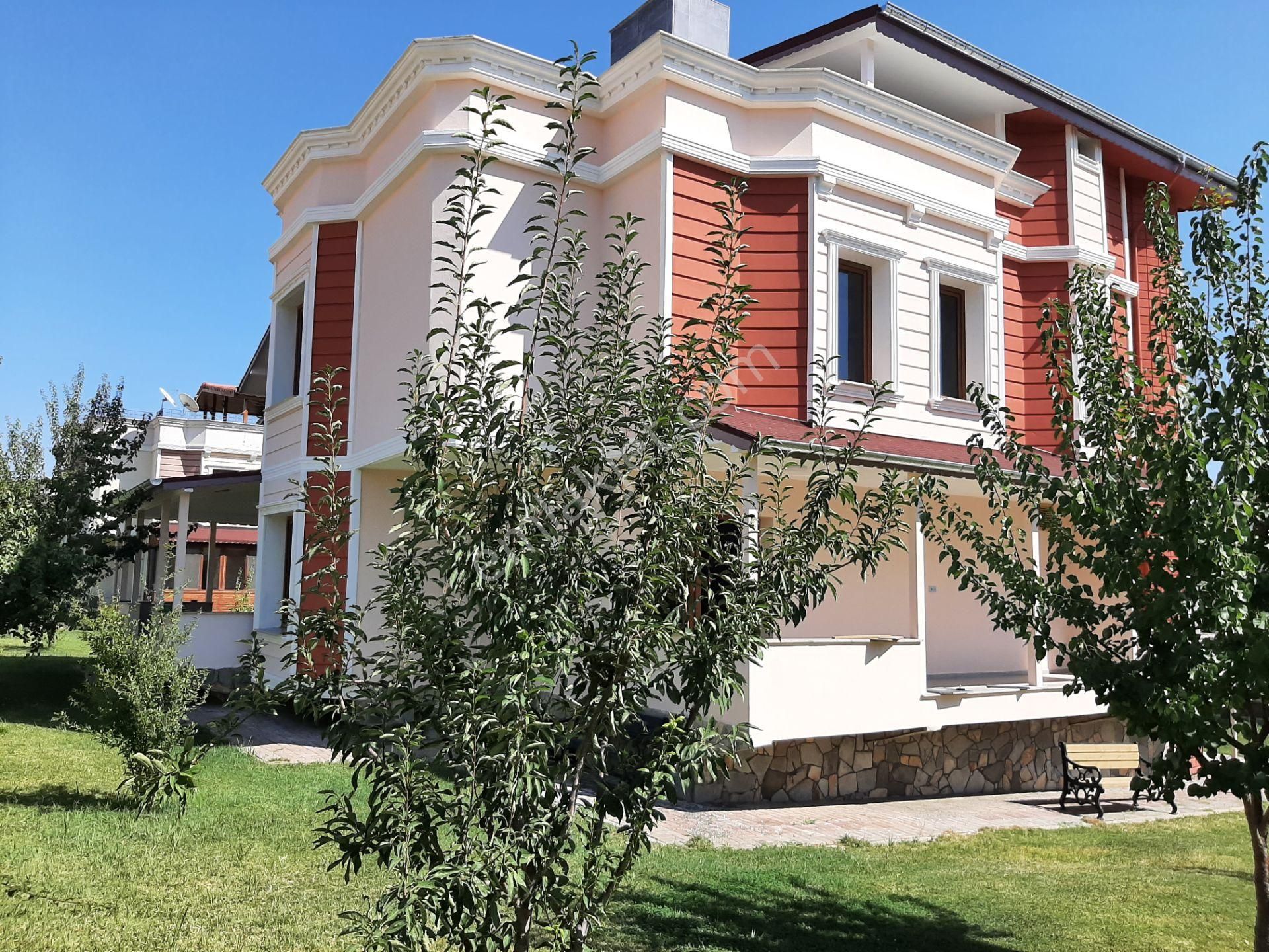 Karaköprü Çamlıyayla Satılık Villa Karaköprüde Lüx Satılık Villa