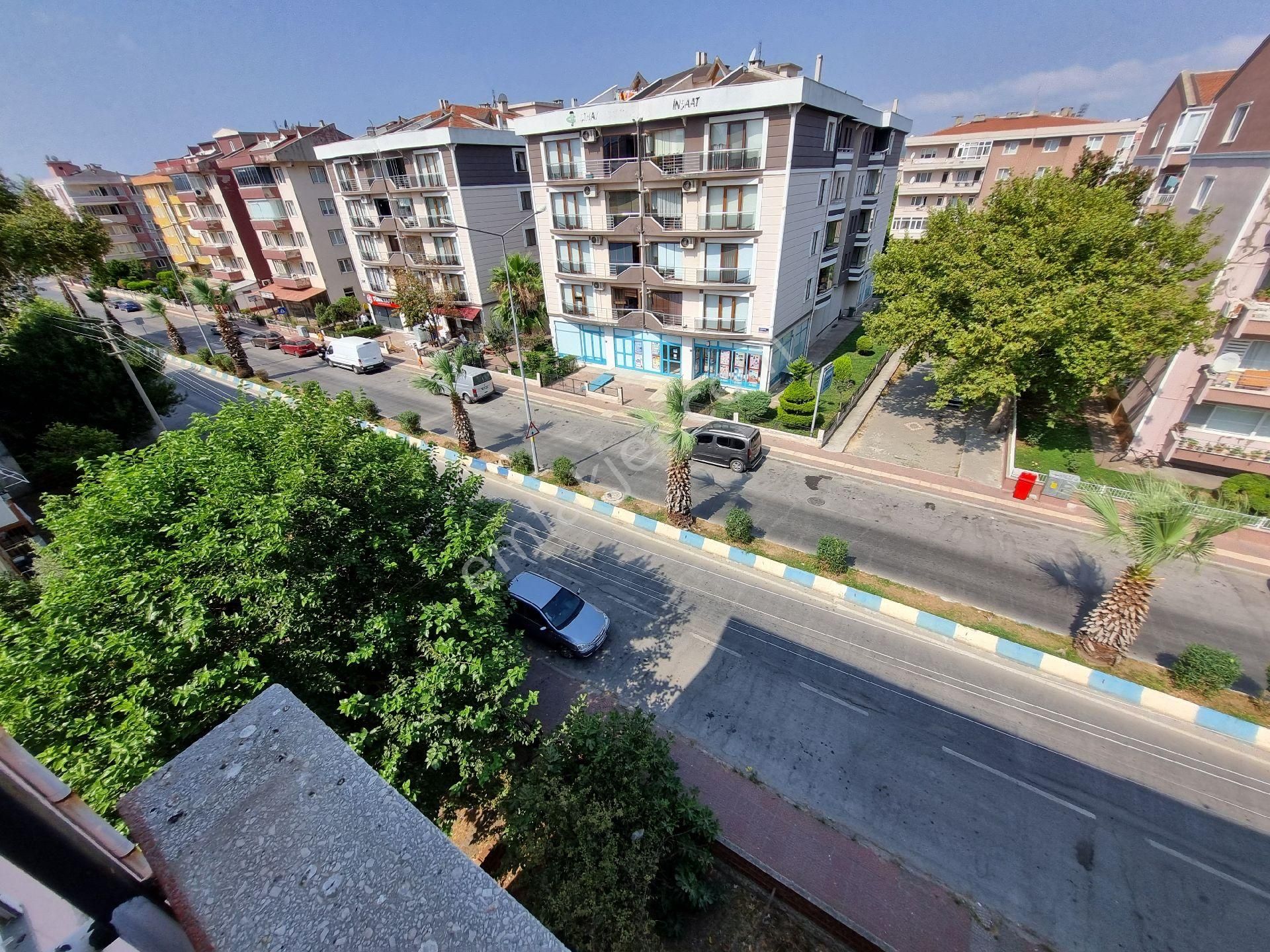 Çanakkale Merkez İsmetpaşa Satılık Daire SAHİBİNDEN SATILIK KOMİSYONSUZ MERKEZİ KONUMDA CADDE CEPHE DAİRE