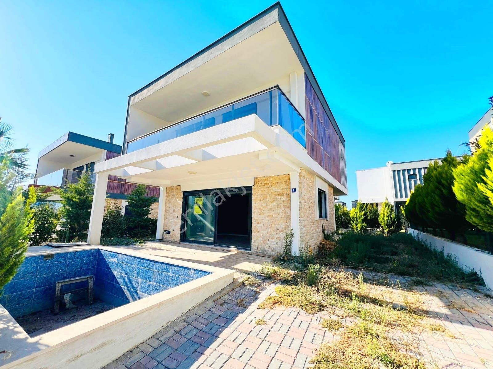 Kuşadası Davutlar Satılık Villa KUŞADASI SATILIK ÖZEL HAVUZLU 4+1 VILLA