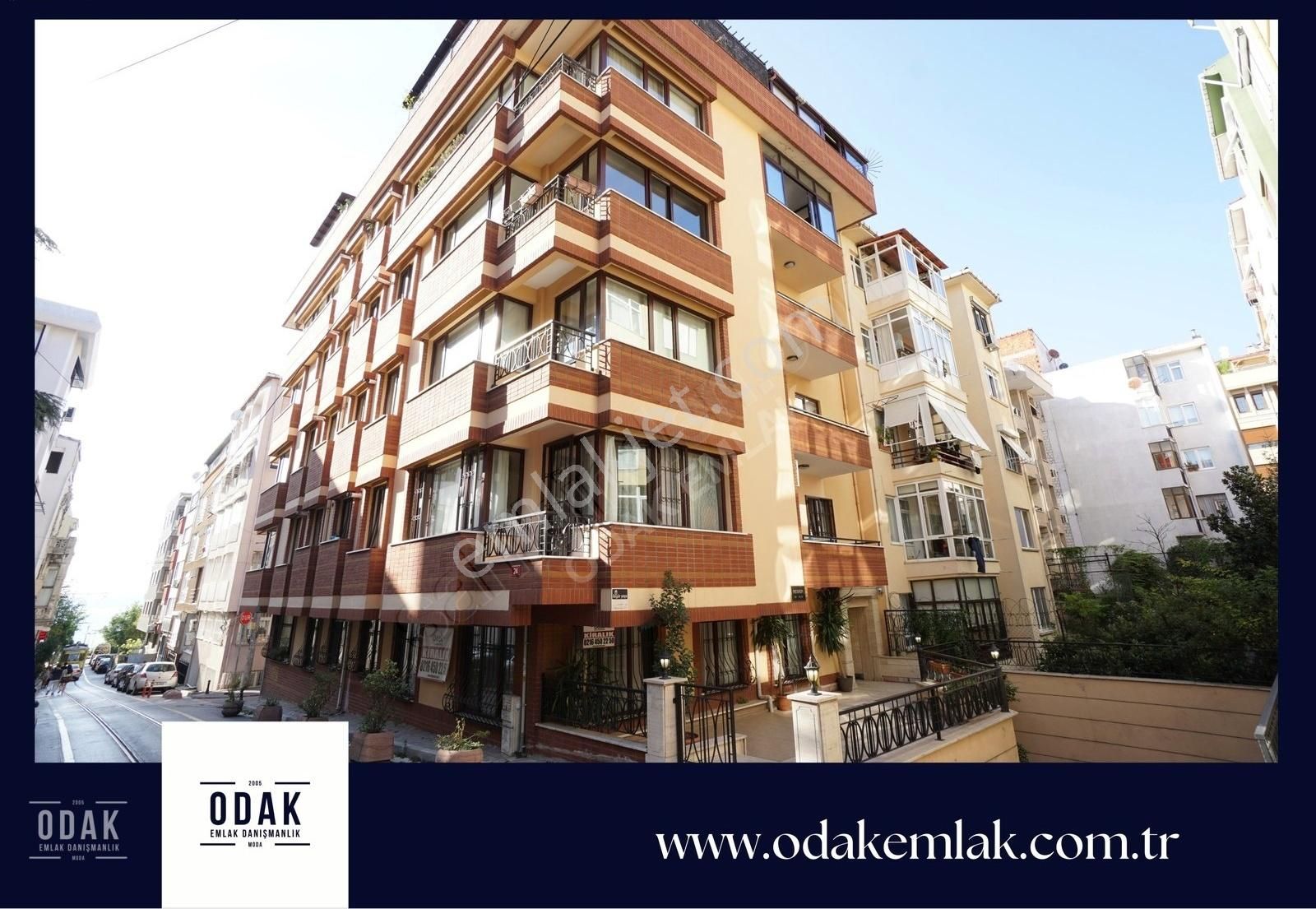 Kadıköy Caferağa Kiralık Daire Odak'tan Moda Rıza Paşa Sokak'ta Genç Binada