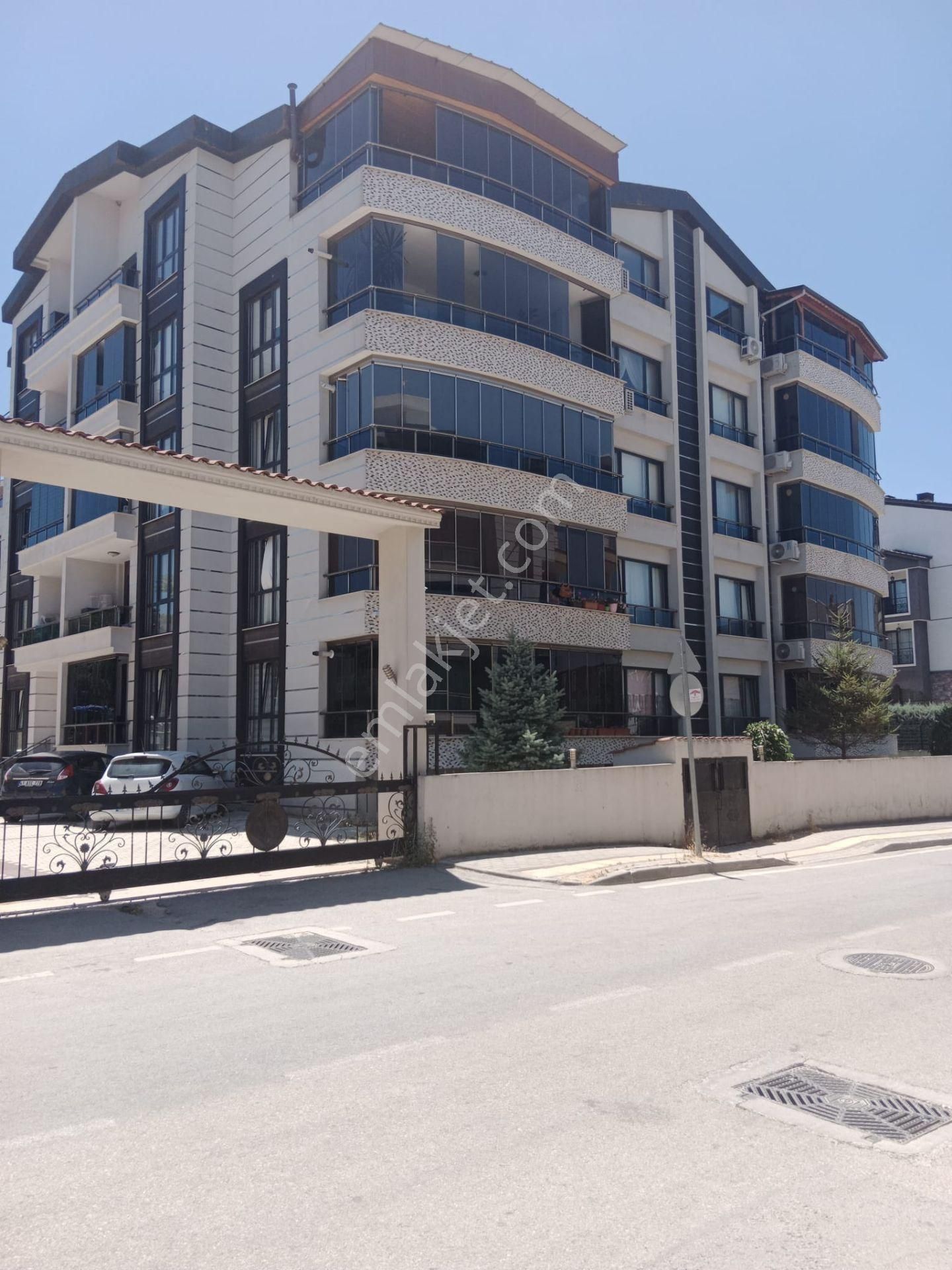 Nilüfer Çalı Satılık Daire  BURSA NİLÜFER ÇALI MAHALLESİ 3+1 SATILIK ARA KAT DAİRE