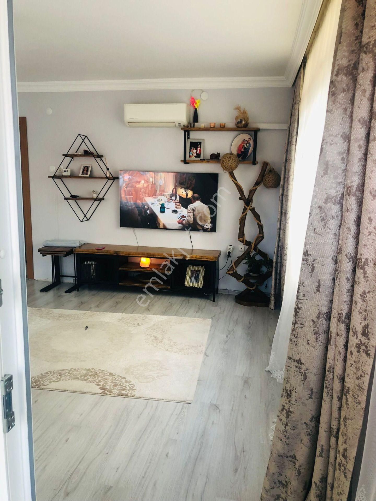 Turgutlu Cumhuriyet Satılık Daire  AĞABEY GAYRİMENKUL DEN CUMHURİYET MAHALLESİNDE SATILIK DAİRE